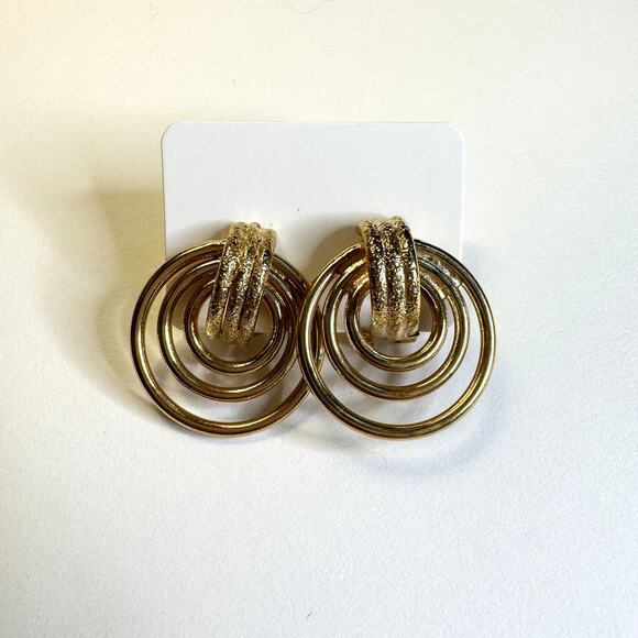 NWT gold colored textured smooth circular stud earrings - Picture 1 of 2